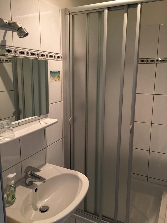 Hotel Restaurant Zagreb Köln Cameră foto
